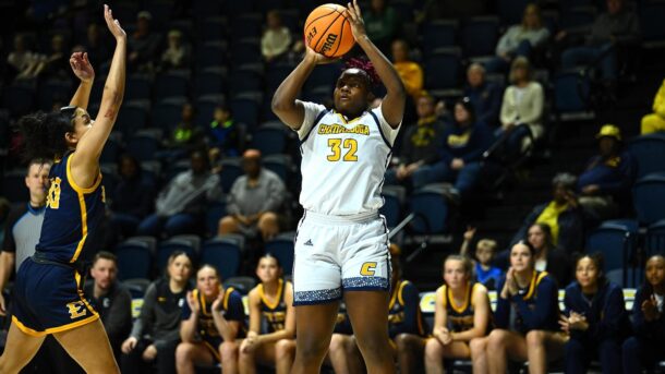 Freshman Raven Thompson (photo credit: gomocs.com)