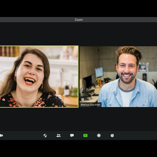 two people connecting through Zoom online