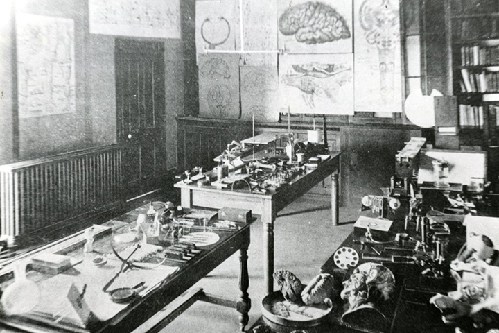 Check out the UC Medical College anatomy lab. Photo courtesy of Special Collections & University Archives, UTC Library, The University of Tennessee at Chattanooga.