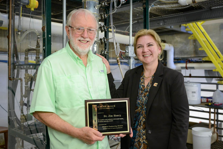 Left to right: Dr. Jim Henry and Dr. Neslihan Alp, Interim Dean of the College of Engineering and Computer Science