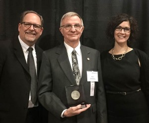 Kim Wheetley Receiing SETC Award