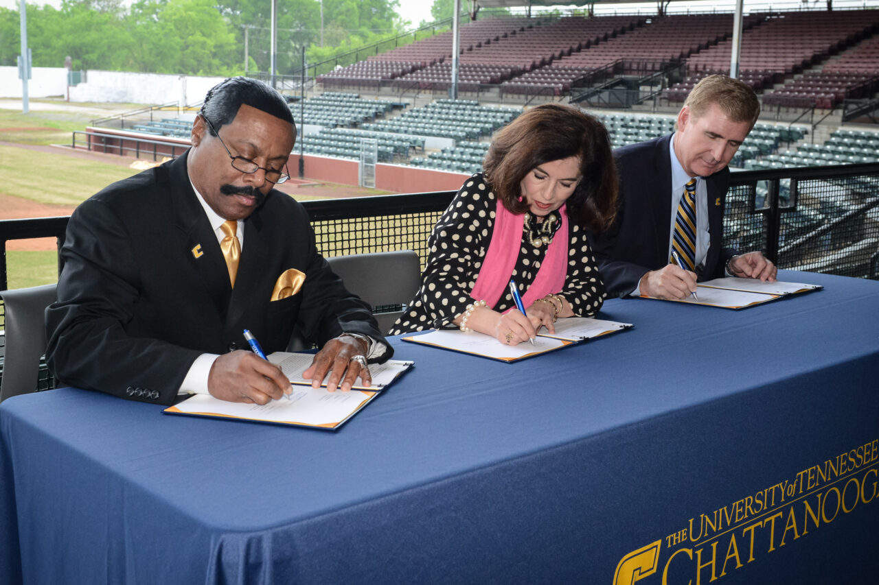 Engel Partnership Signing Agreement
