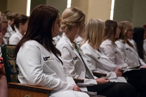 featurette-nursing2015white-coat-ceremony-36