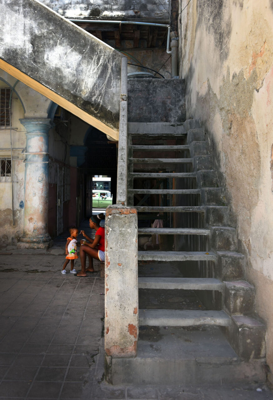 Despite tough living conditions, the Cuban people are generous and friendly, Dana Moody says.