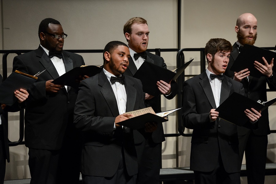mens-chorus-2015-07