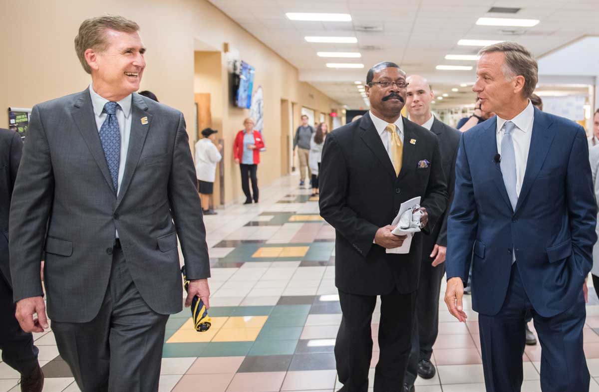 Haslam-Visit-18-09