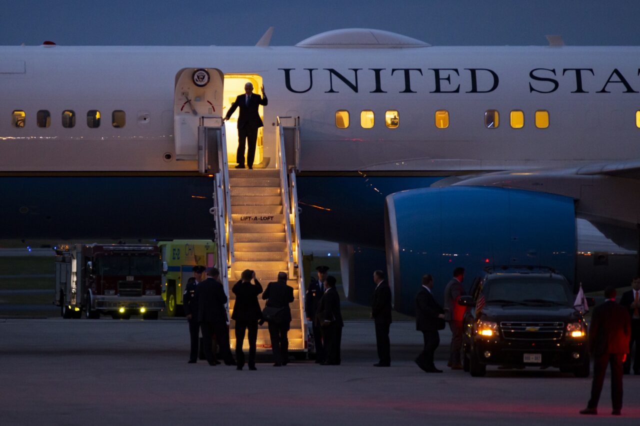 Elian Richter photo: U.S. Vice President Mike Pence arrives at the Chattanooga Metropolitan Airport, Nov. 4, 2018.