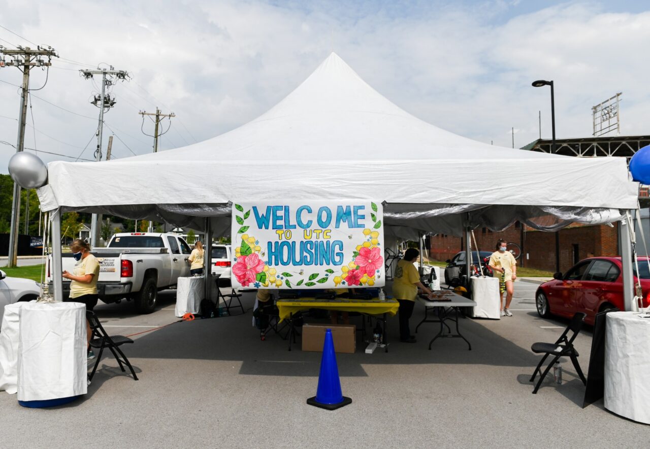 A sign greets new students as they register before moving into their housing at UTC.