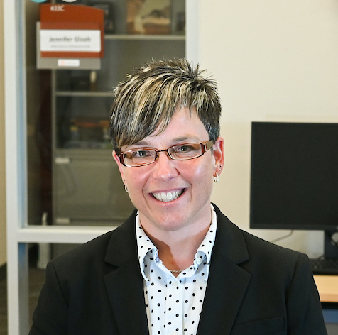 Headshot of Jennifer Glaab.
