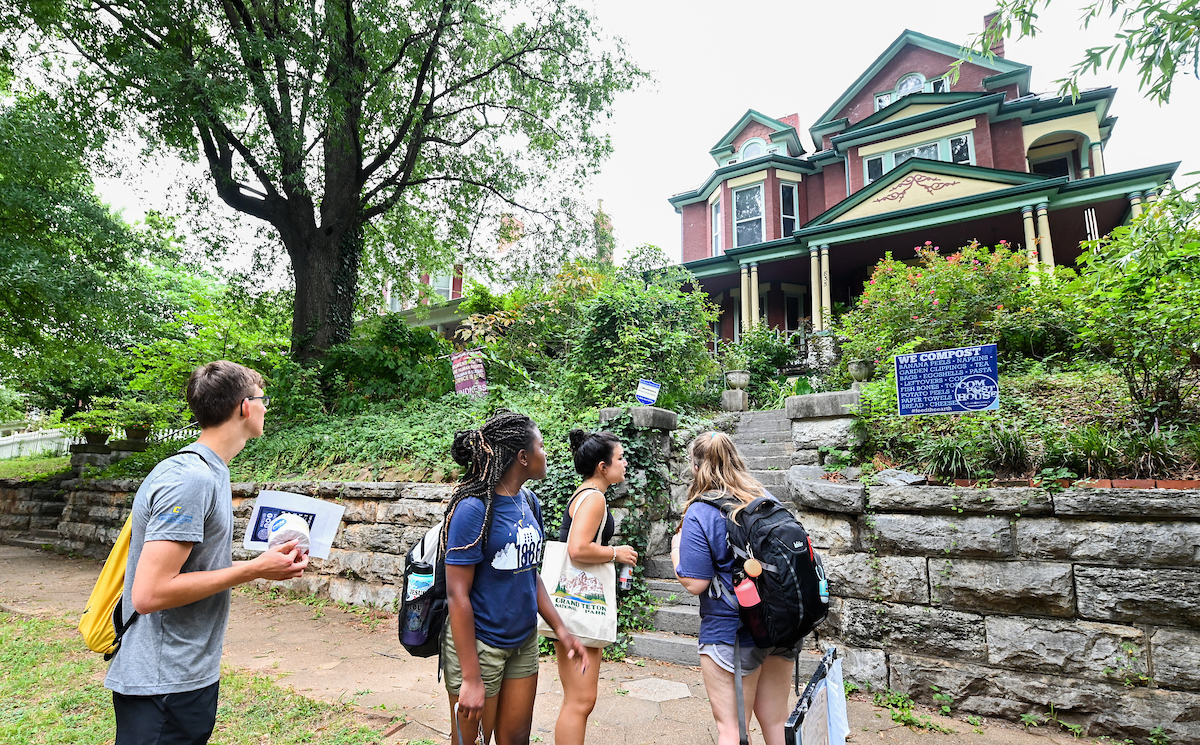 Honors College students explore Fort Wood during the Honors College Cities as Text adventure in which they walk around some areas in Chattanooga to get a better feel for the city.