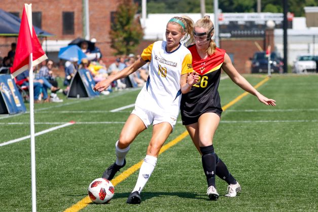 Samantha Shaw (#10) vs. VMI. Photo credit: Chattanooga Athletics/Logan Stapleton.