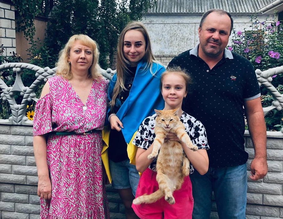 Nina Klimenkova (second from left), her parents and sister: Svetlana, Uliana and Anatoliy. Photo courtesy of Nina Klimenkova.