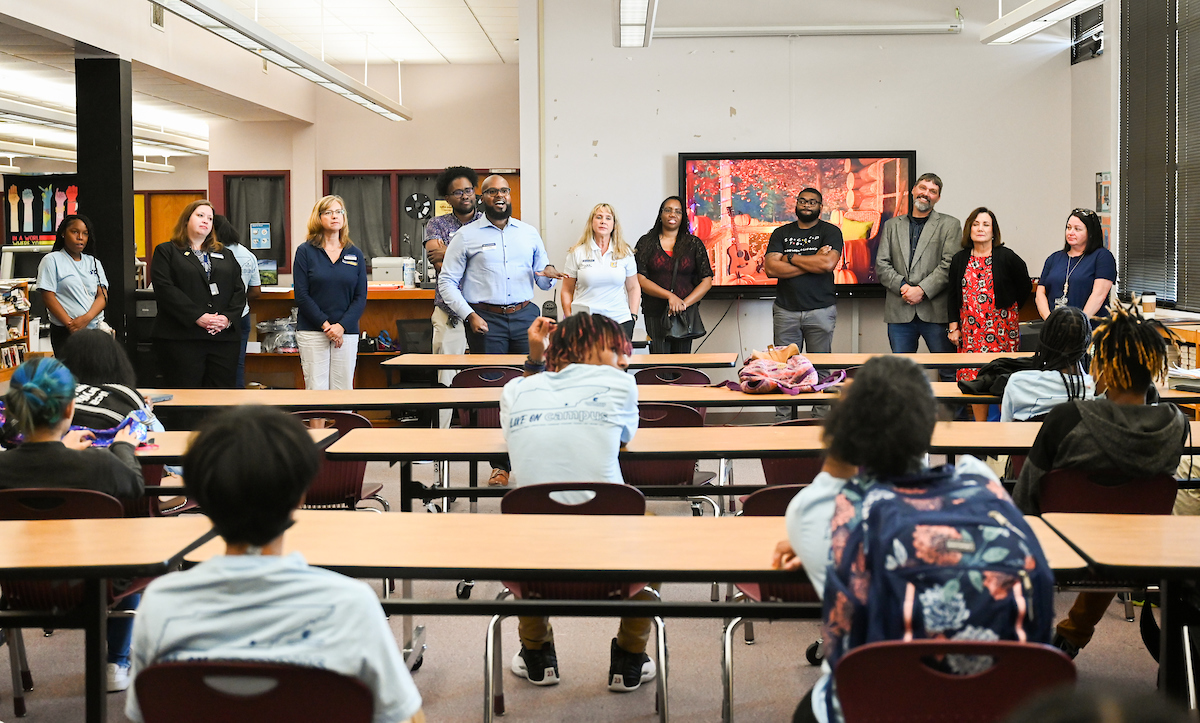 Faculty and staff talk about their education experiences to Tyner students.
