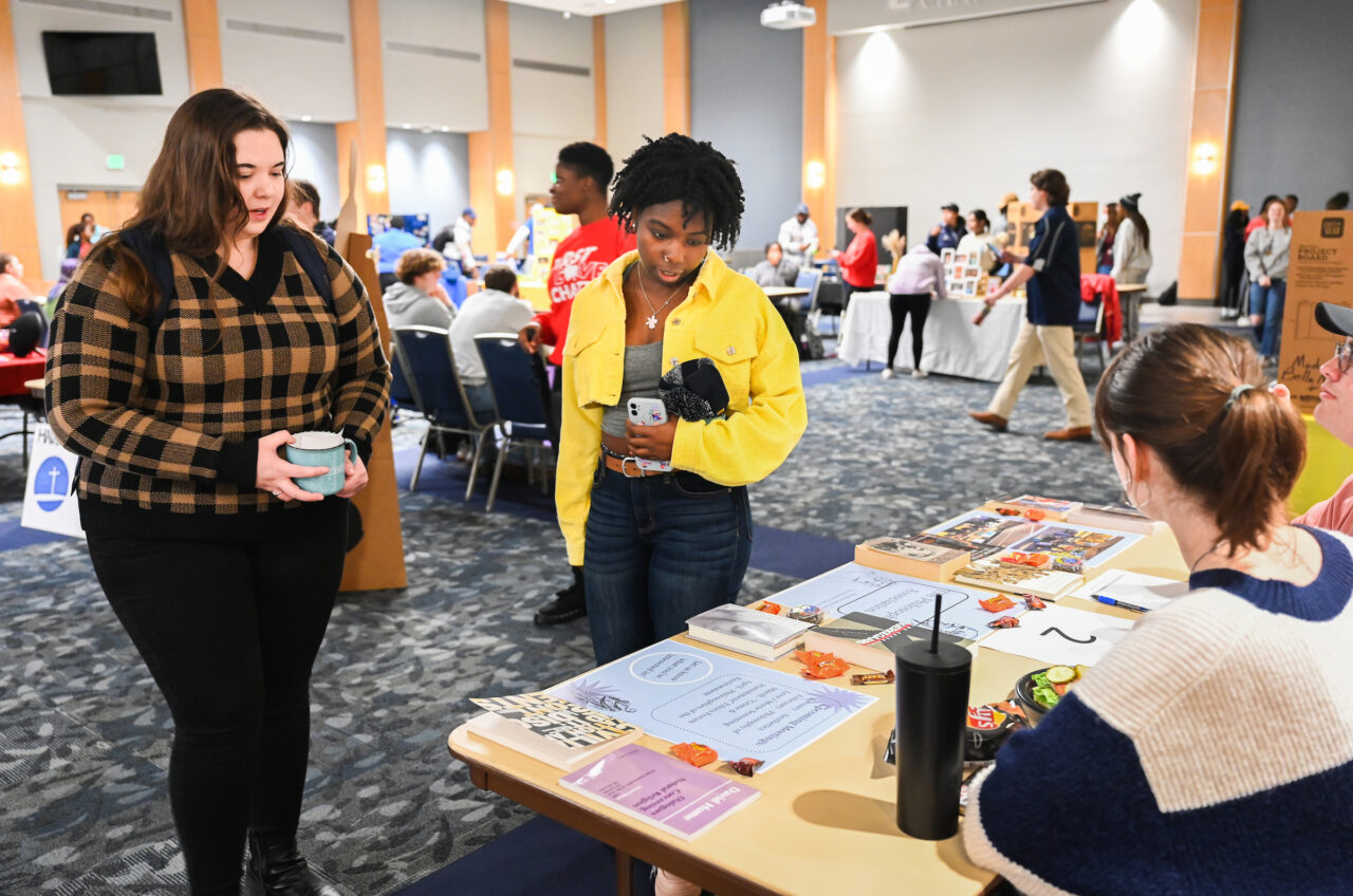 Students attend a Winter Welcome Org Fair in the Tennessee Room on Thursday, Jan. 12, 2023 in the University Center.