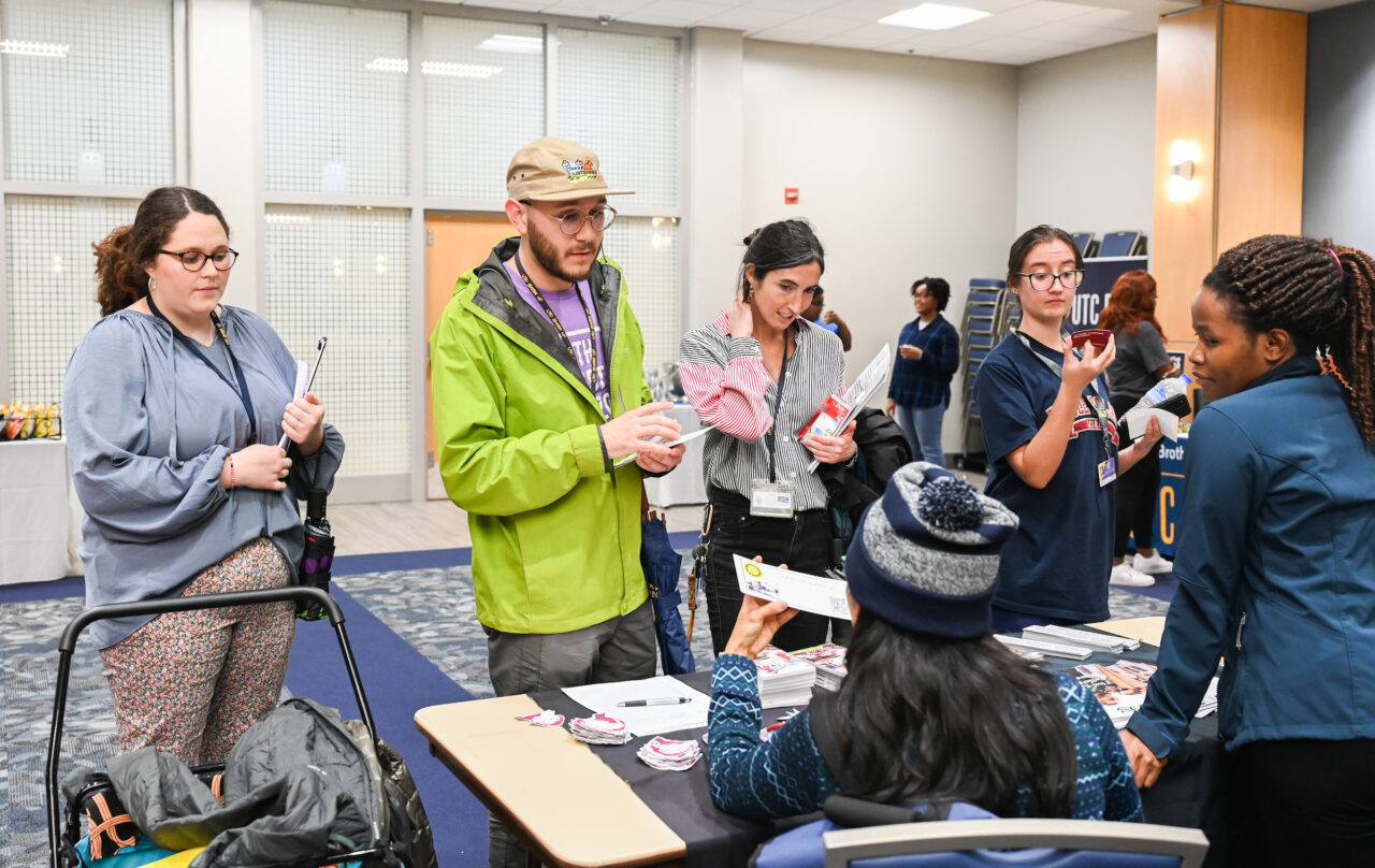 Students attend a Winter Welcome Org Fair in the Tennessee Room on Thursday, Jan. 12, 2023 in the University Center.