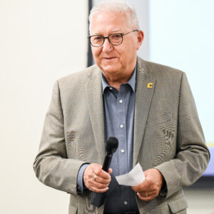 Dr. Reinhold Mann