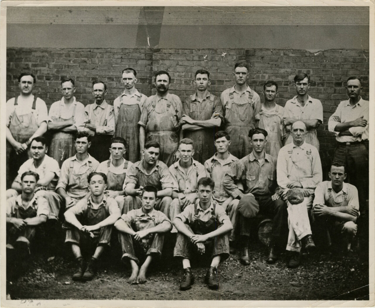 Dixie Mercerizing Company employees group portrait, 1922. Courtesy of the Chattanooga Public Library and University of Tennessee at Chattanooga Special Collections.