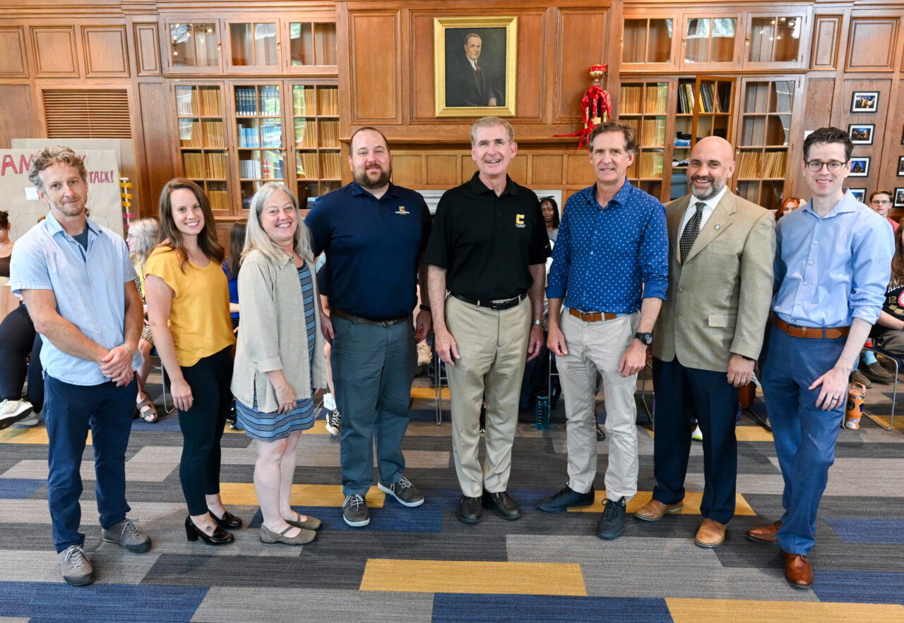 From left: Drew Bailey, interim Innovations in Honors faculty lead and lab instructor; Karissa Peyer, Innovation Lab instructor; Linda Frost, dean of the Honors College; Chris Acuff, Innovation Lab instructor; Chancellor Steven Angle; Mayor Tim Kelly; Steve Wilson, director of Innovation and Special Projects for the city of Chattanooga; and Tim Moreland, administrator of Innovation Delivery and Performance.