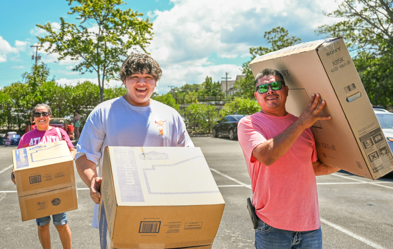 Move In Thursday, Aug. 17, 2023