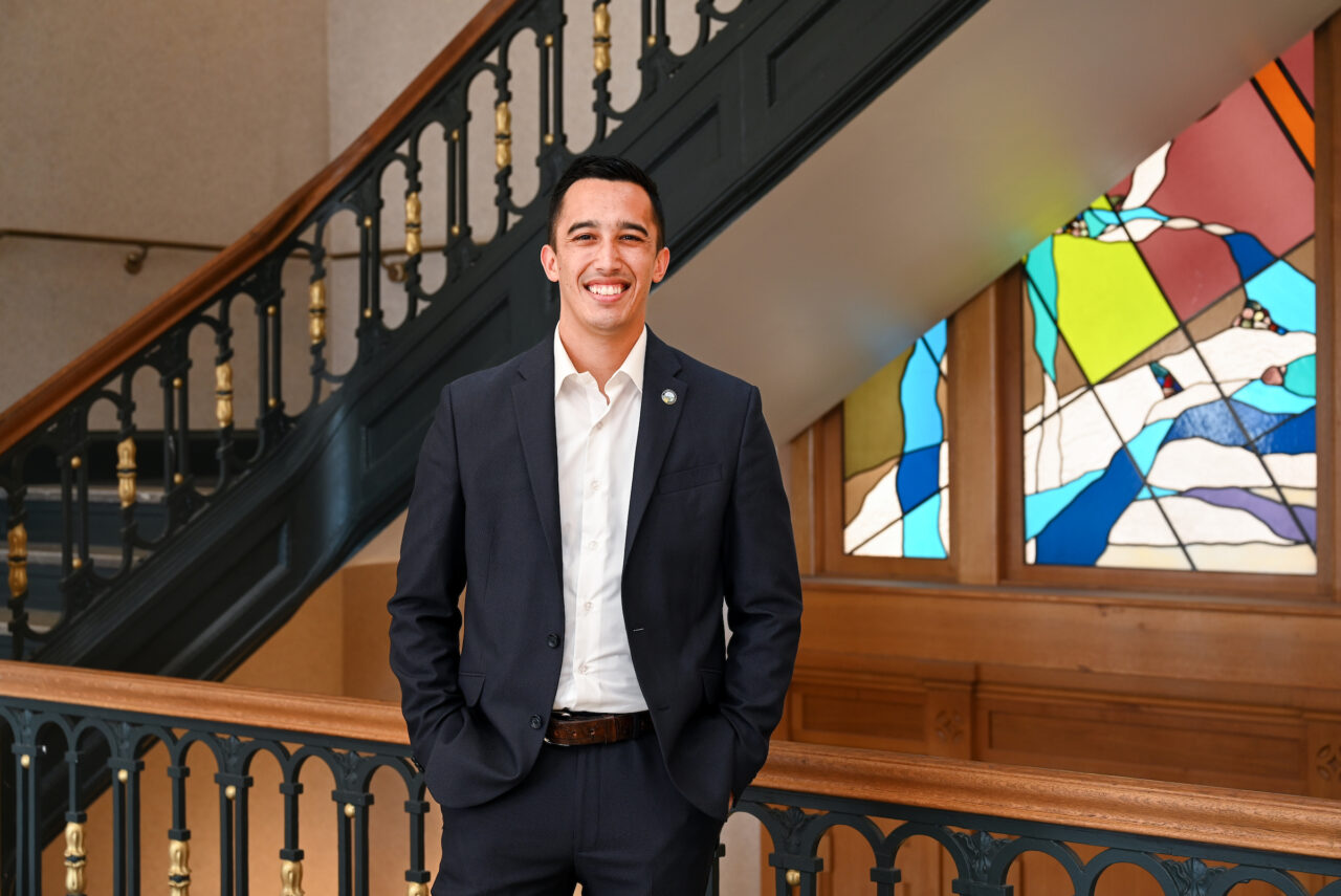 Dylan Rivera received the Chattanooga’s Choice Award at La Paz Chattanooga’s 2023 Latino Leadership Awards ceremony.