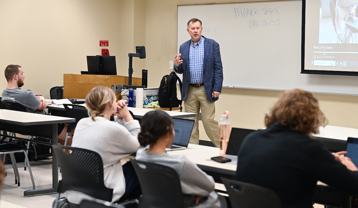 David Witt and students in his "Entrepreneurship: The Mindset and Skillset" class in the Engineering and Computer Science building. Photo by Angela Foster.