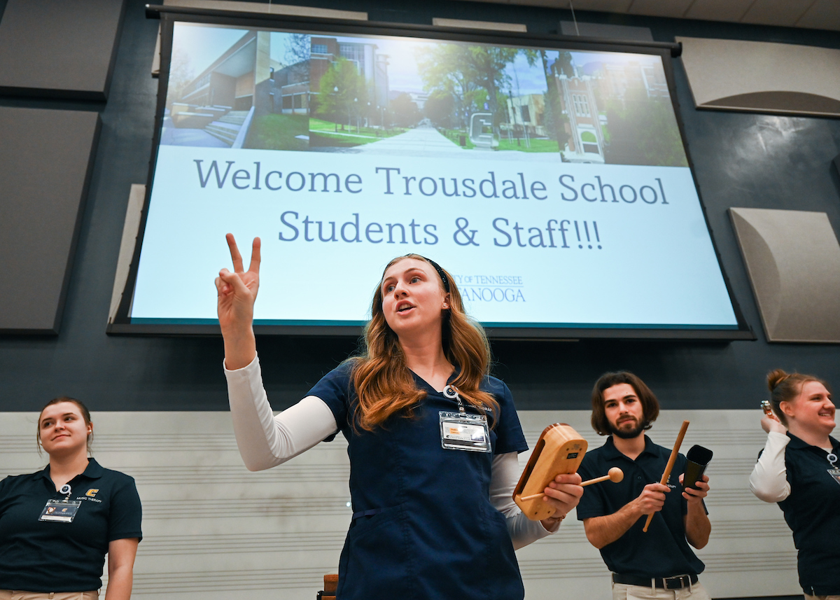Briley Massey gives instructions to Trousdale School students.