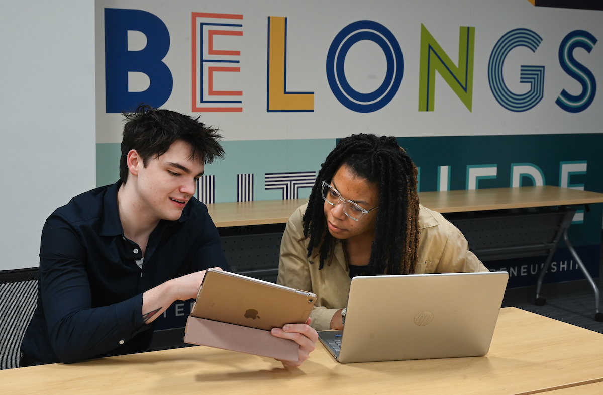 UTC juniors Brayden McBee, left, and Jayla Terry work in the University's Center for Innovation and Entrepreneurship. Photo by Angela Foster.