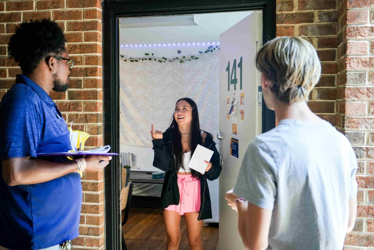During House Calls, UTC faculty and staff visit with first-year students to check in on their freshmen experiences. Photo by Angela Foster.