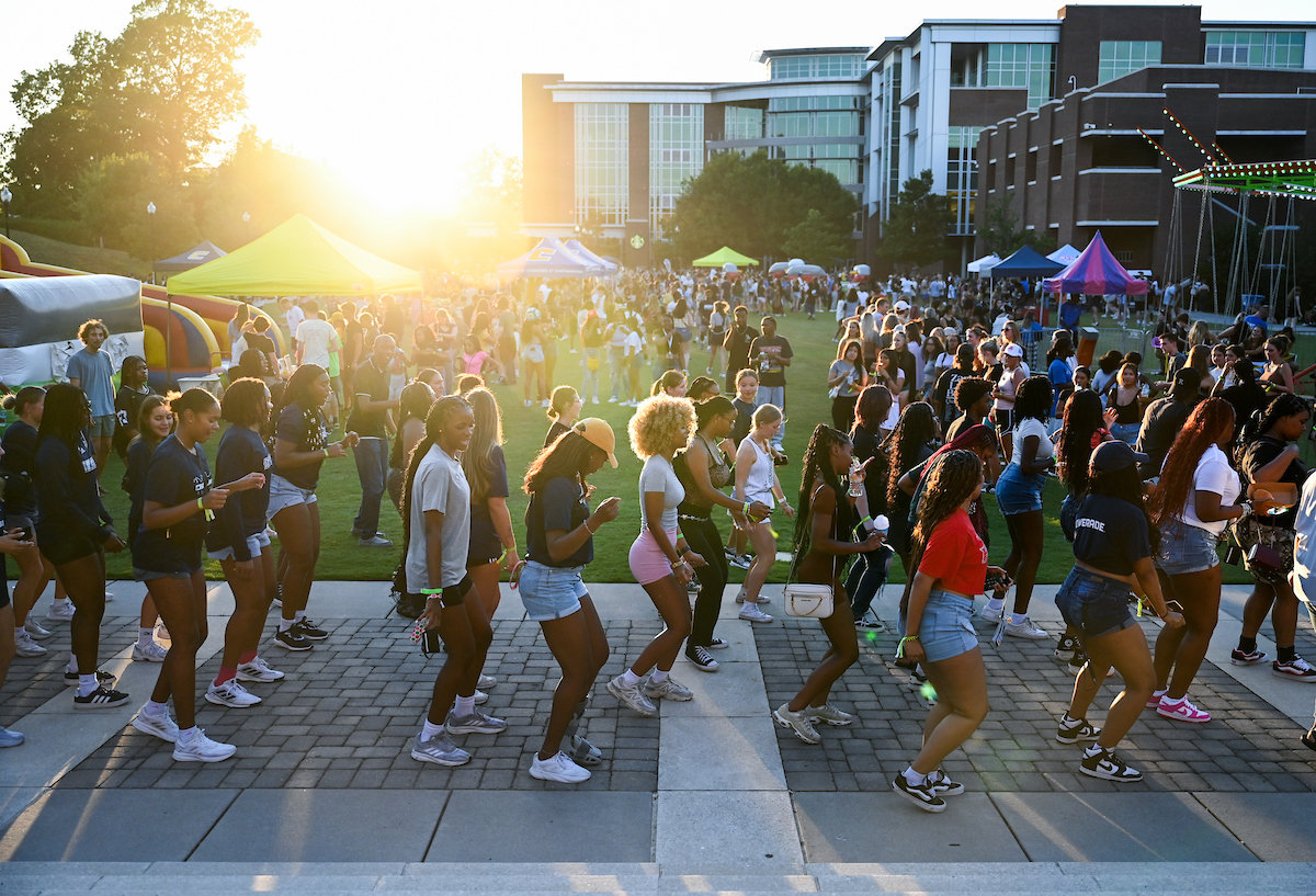 Oak Street Roast, Sunday, Aug. 18, 2024 on Chamberlain Field.
