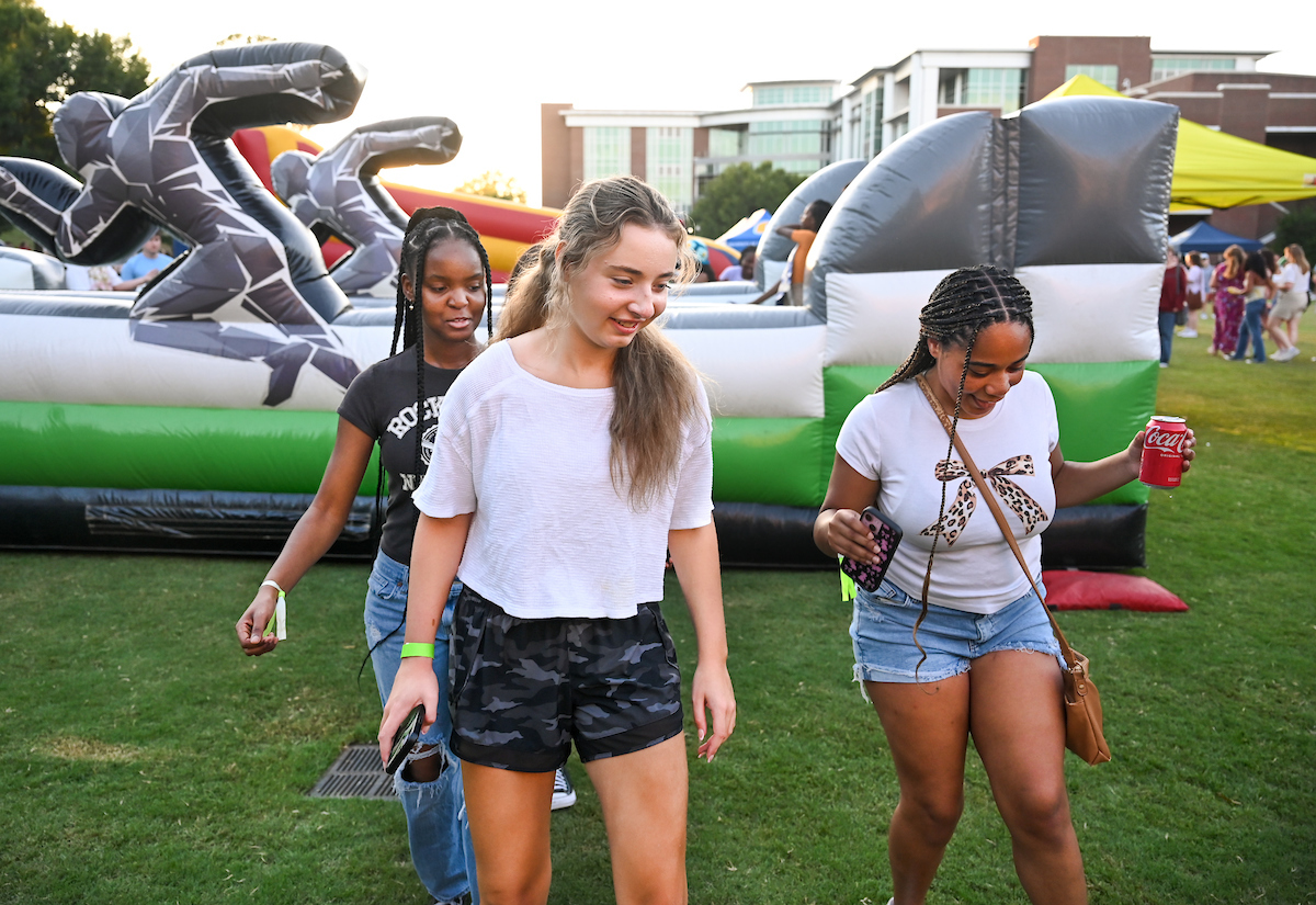 Oak Street Roast, Sunday, Aug. 18, 2024 on Chamberlain Field.