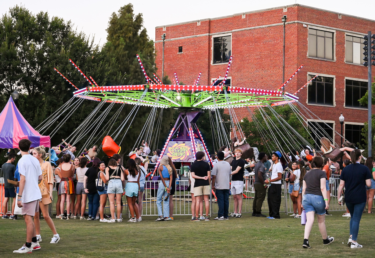 Oak Street Roast, Sunday, Aug. 18, 2024 on Chamberlain Field.