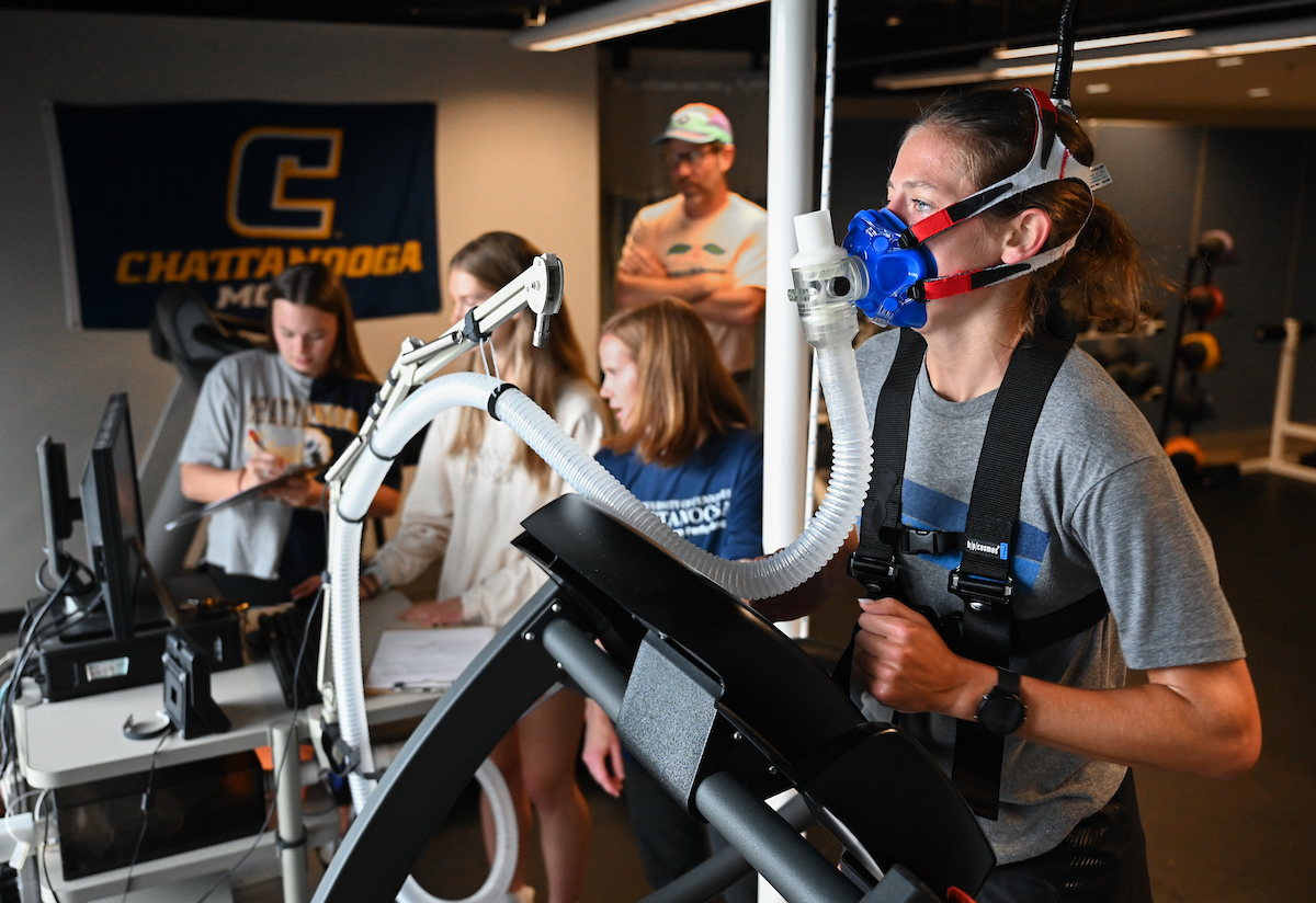 Exercise science major Maddie Wheatcroft performs a test on the treadmill administered by faculty and students in the HHP Sports Lab. Photo by Angela Foster.