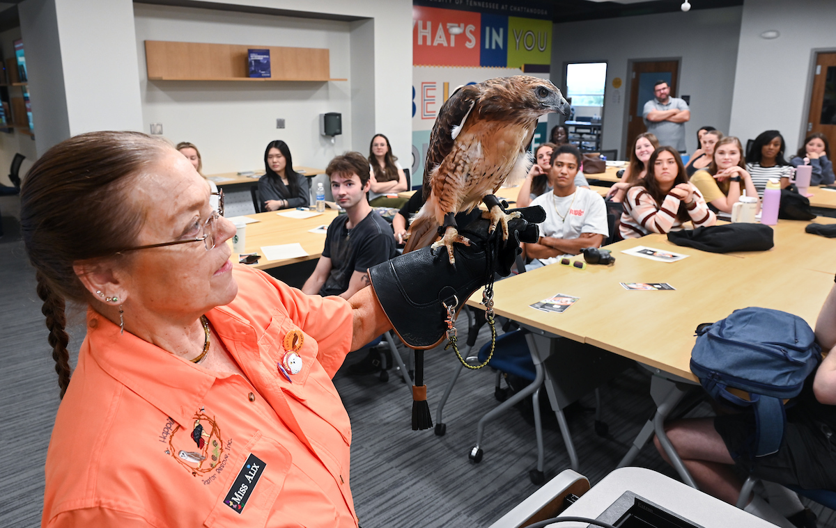 Early this semester, the content creators course entertained visitors from Happinest Wildlife Rehabilitation & Rescue, which rehabilitates raptors and other animals. 