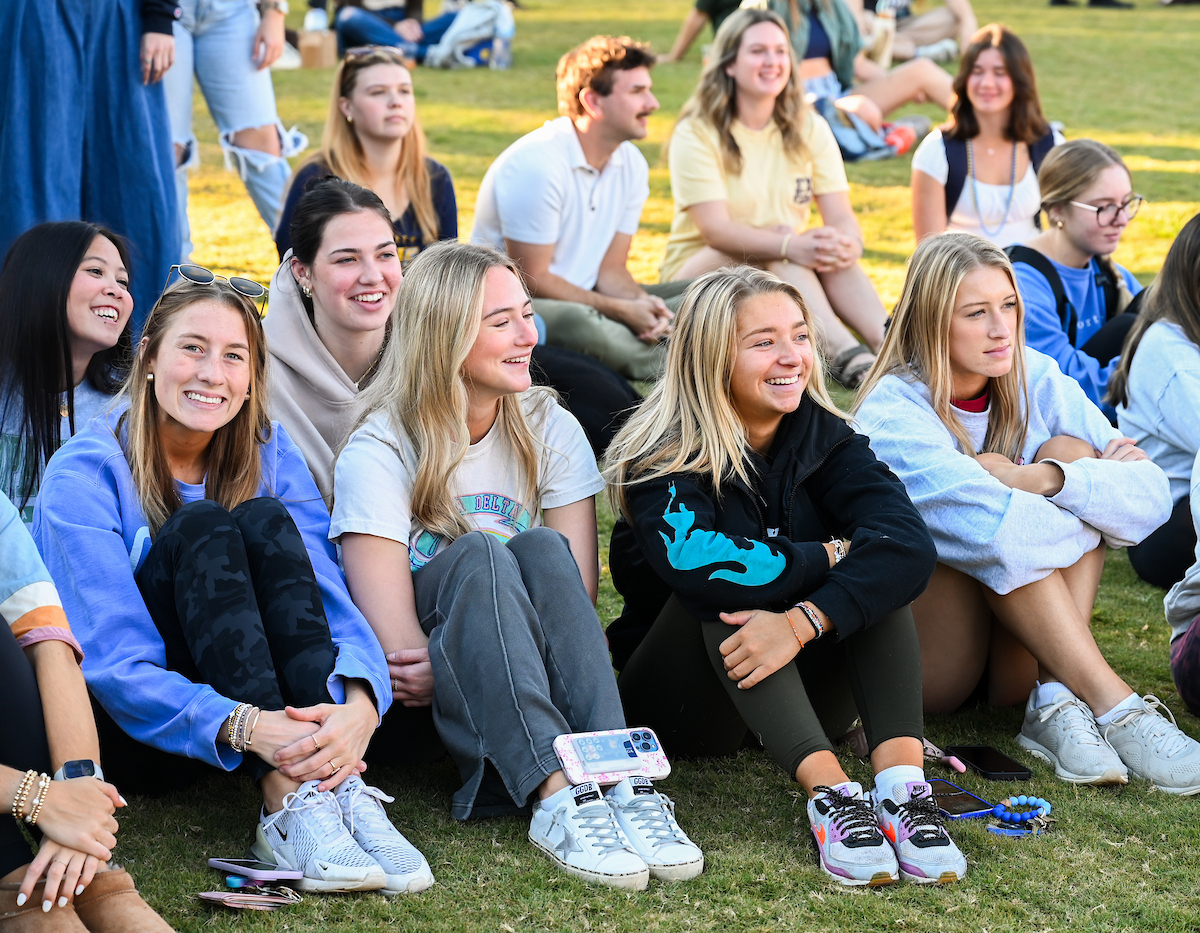Homecoming kickoff and block party Monday, Oct. 21, 2024