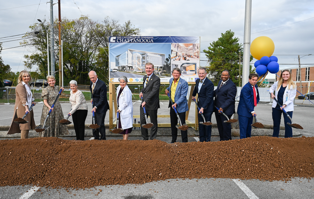 From left: Rep. Patsy Hazlewood, Elizabeth Kennedy Spratlin, Molly Kennedy, Jim Kennedy III, Dr. Chris Smith, Chancellor Steven R. Angle, UT System President Randy Boyd, Sen. Bo Watson, Rep. Yusuf Hakeem, U.S. Rep. Chuck Fleischmann, and UTC Student Nurses Association President Olivia Walls. Photo by Angela Foster.