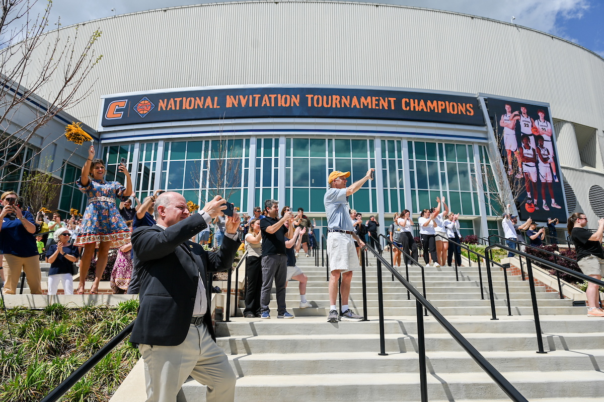 Men’s basketball team members return to McKenzie Arena Friday, Apr. 4, 2025 after winning the NIT tournament in Indianapolis, IN.