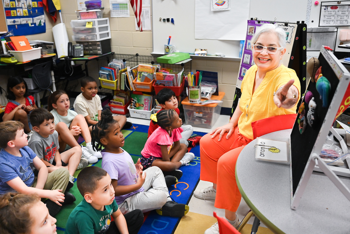 “I never imagined I would move to another country and learn a new language,” said Johanna Gabriela Castillo Pineda, a native of Maracaibo, Venezuela. “But I kept growing—and then I found Job-Embedded. It’s been amazing.”