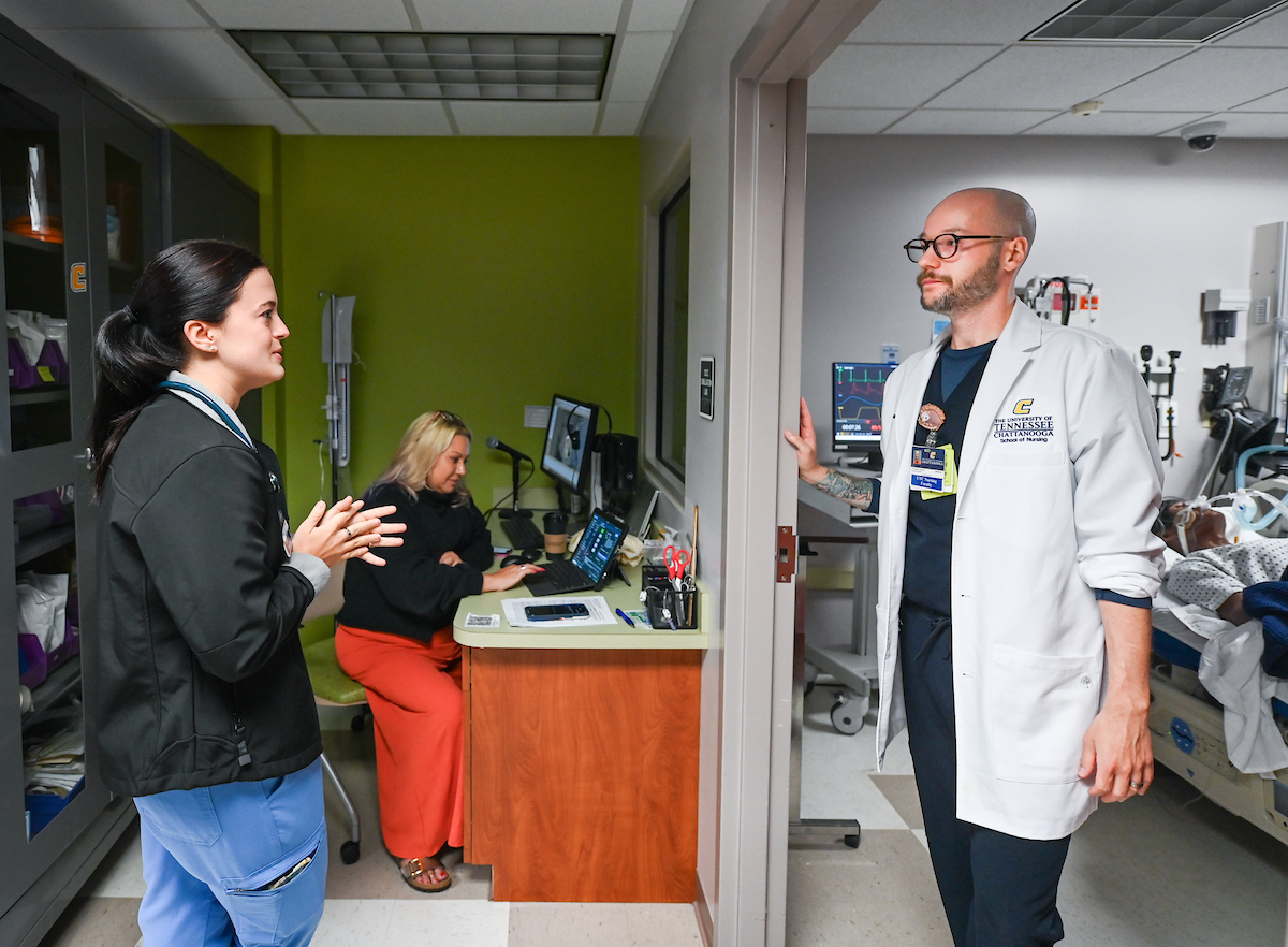 Alexis Murray, left, Dr. Christi Denton and Dr. Chris Doneski in the Metro Annex Safe Hospital.